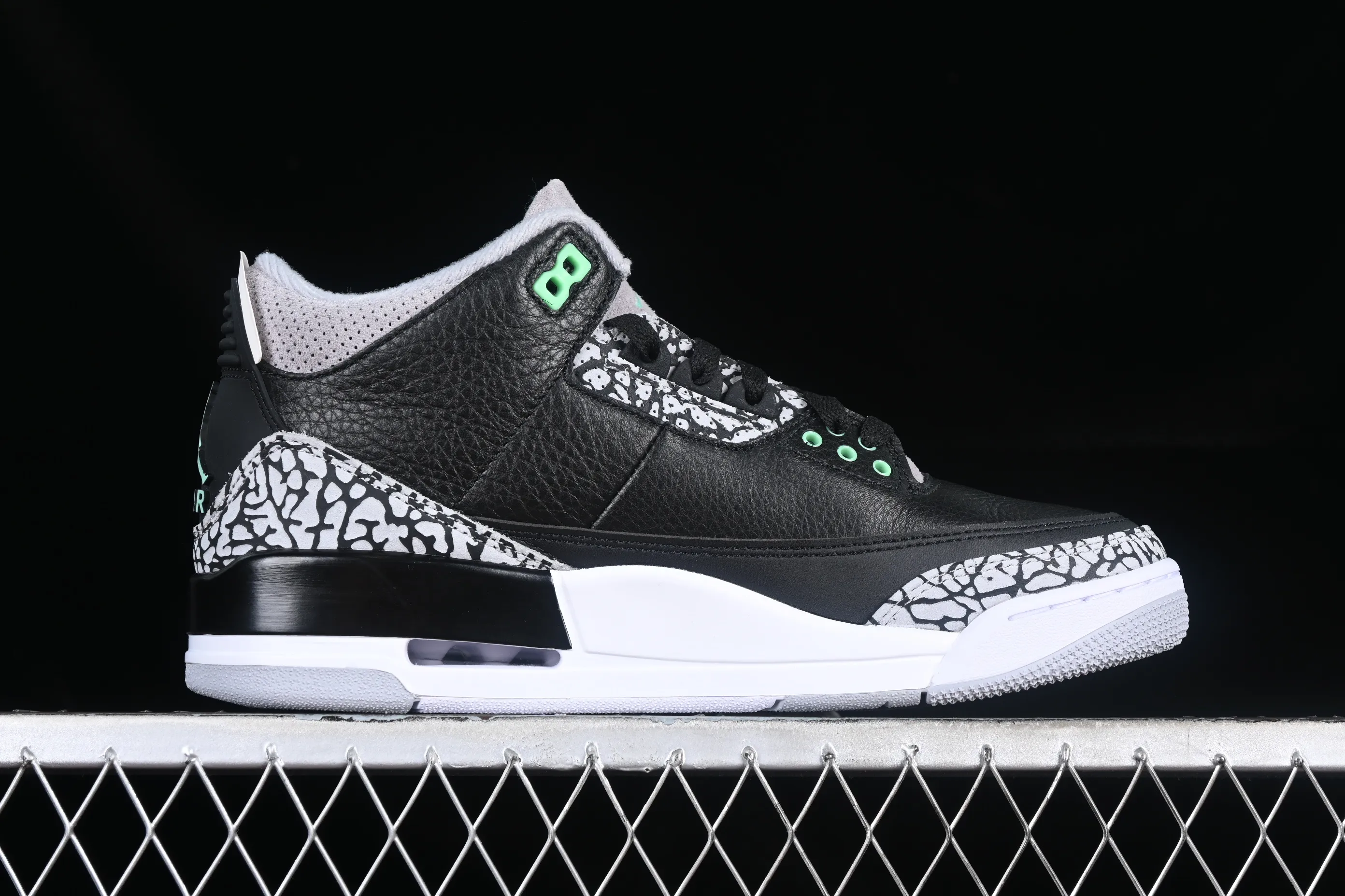 All categories Air Jordan Jordan series basketball shoes Air Jordan 3 foreign trade version Air Jordan 3 "Green Glow" AJ3 Joe 3 black green CT8532-031